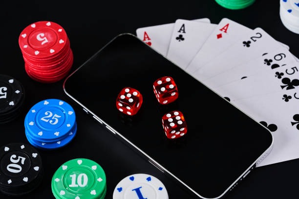 loyalbet Crash multiplier climbing on mobile phone screen with QRIS payment icon
